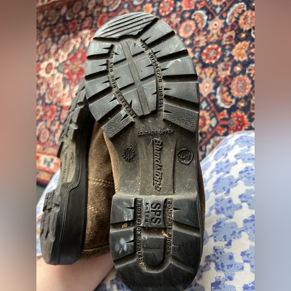 Blundstones Suede Boots, size 4.5 - Picture 4 of 8